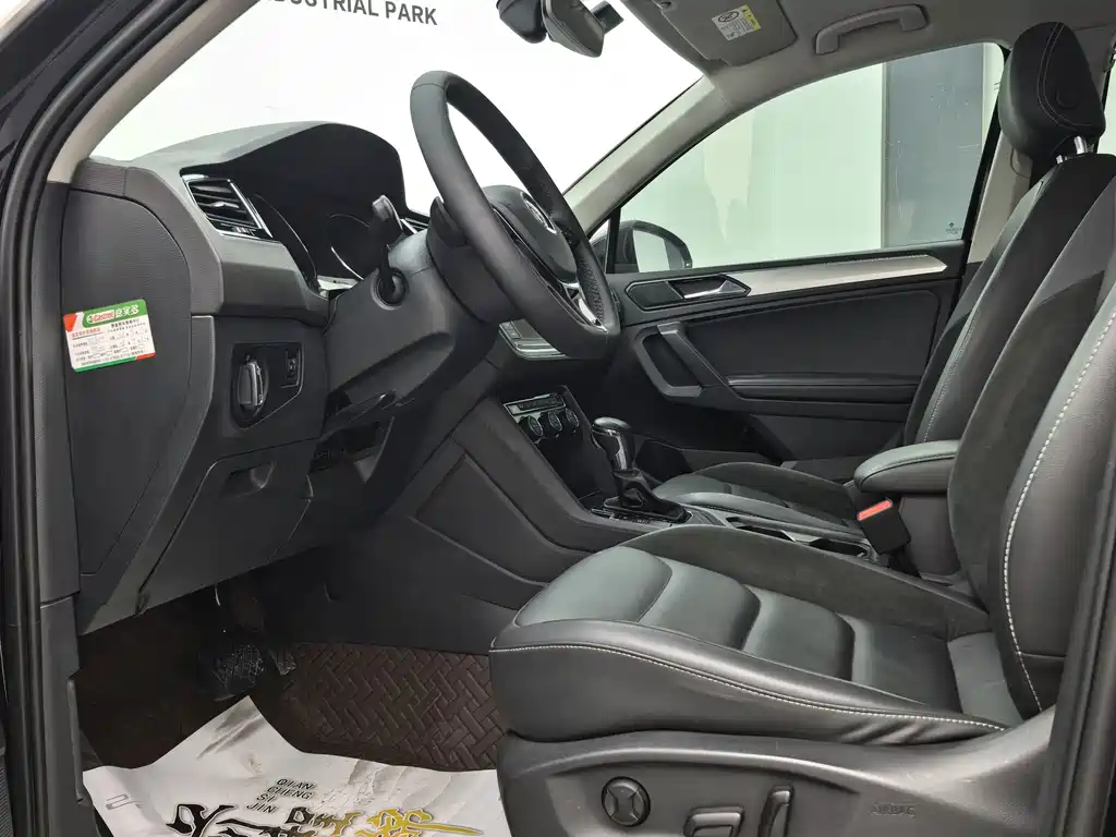 Volkswagen Tiguan L — миниатюра 9