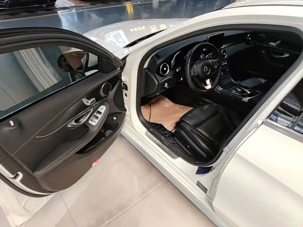 Mercedes-Benz C-Class — миниатюра 16