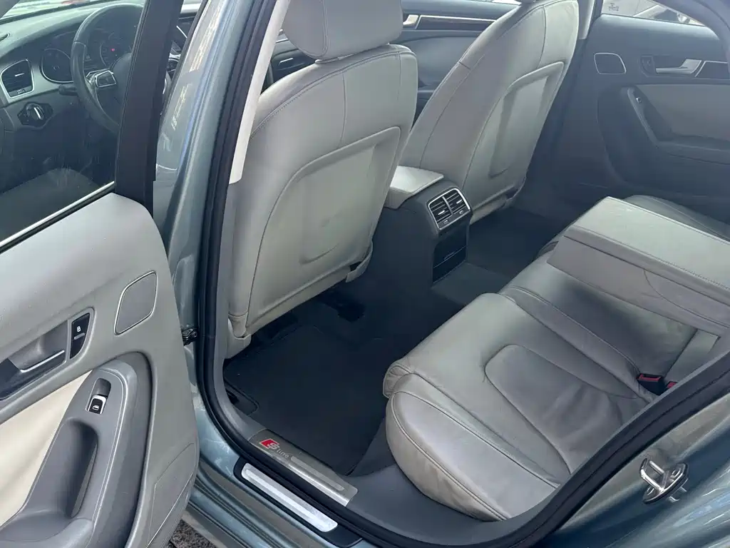 Audi A4L 2013 35 TFSI AT Comfort