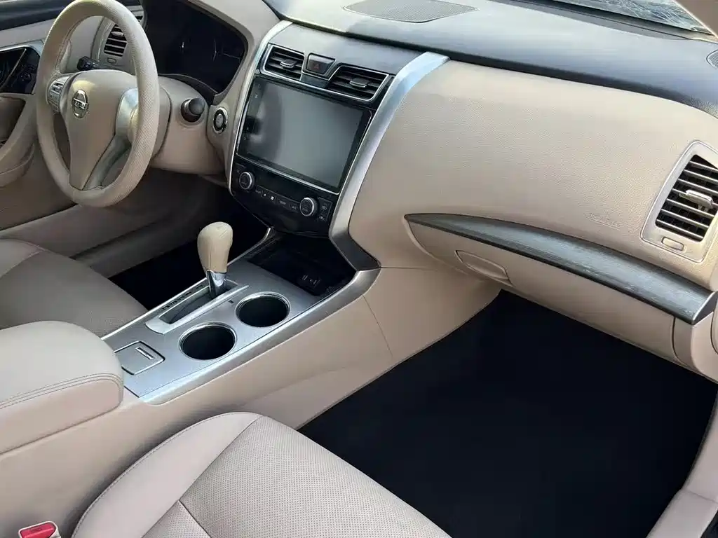 Nissan Altima 2016 2.0L XE Fashion