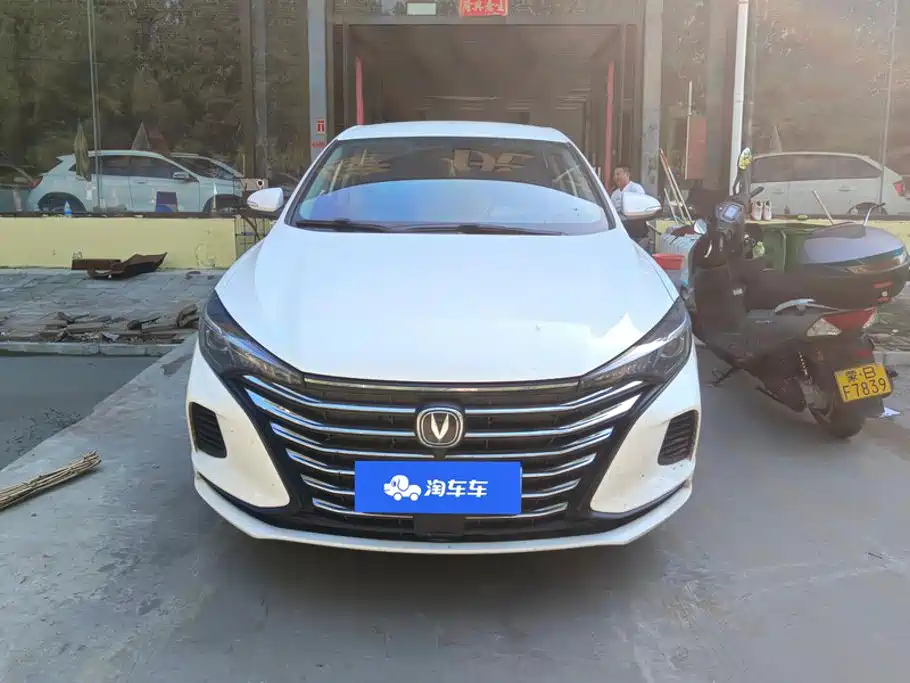 Changan Eado — миниатюра 2