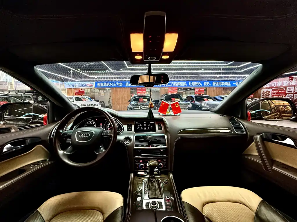 Audi Q7 — миниатюра 12