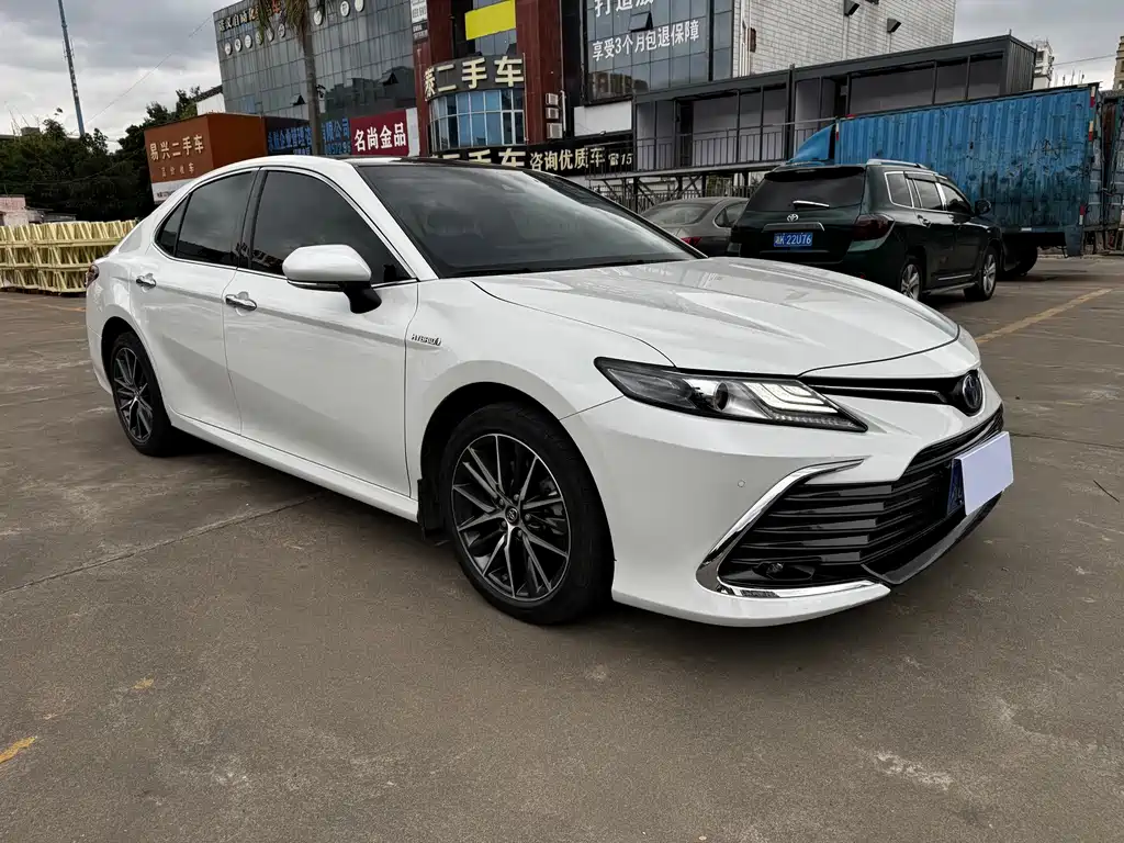 TOYOTA CAMRY