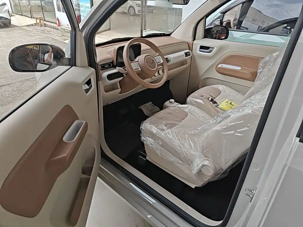 Wuling MINIEV — миниатюра 16