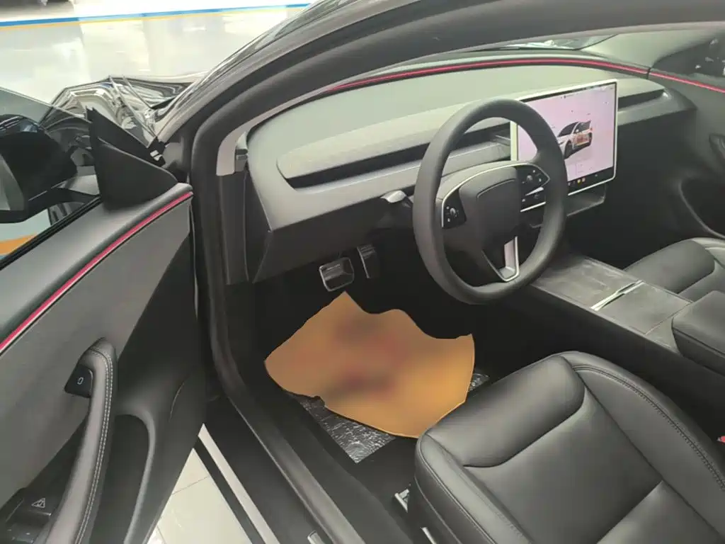 Tesla Model 3 — миниатюра 16