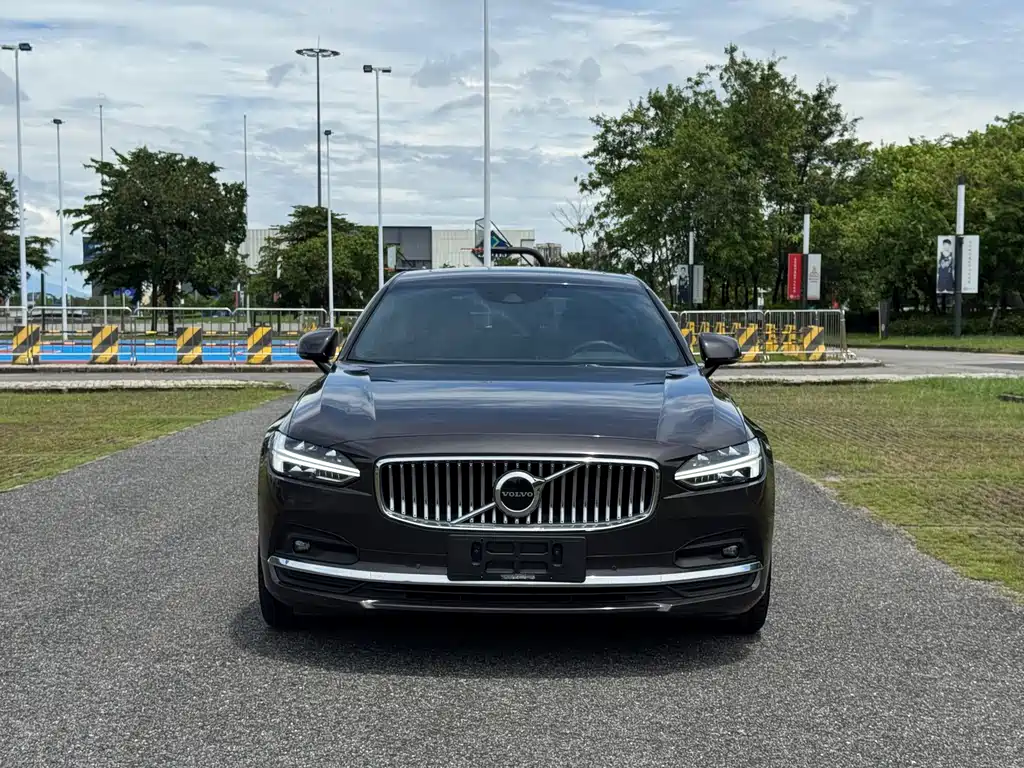 Volvo S90 — миниатюра 2