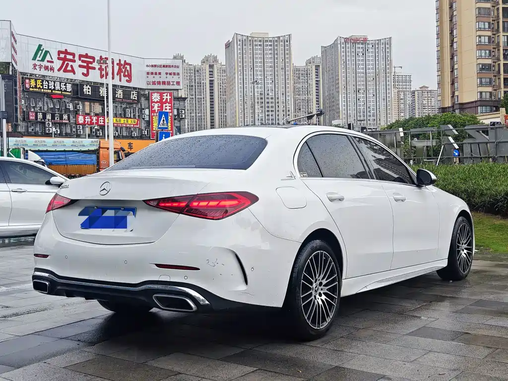 Mercedes-Benz C-Class — миниатюра 6