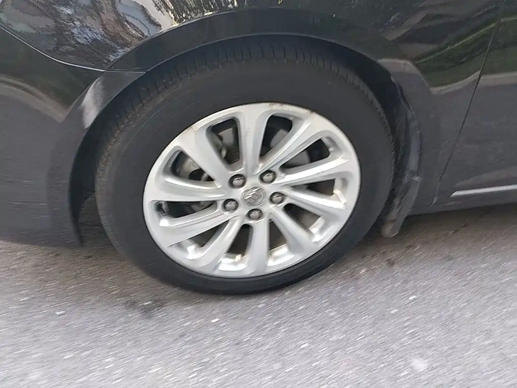 Buick LaCrosse — миниатюра 23