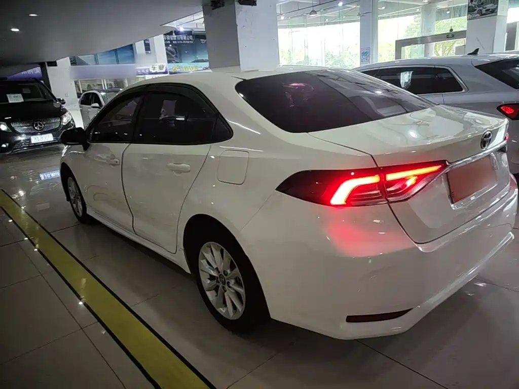 Toyota Corolla — миниатюра 5