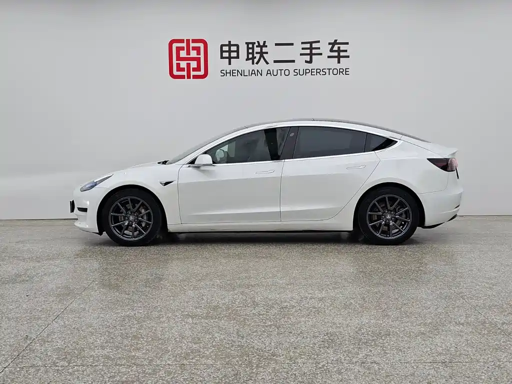 Tesla Model 3 — миниатюра 4