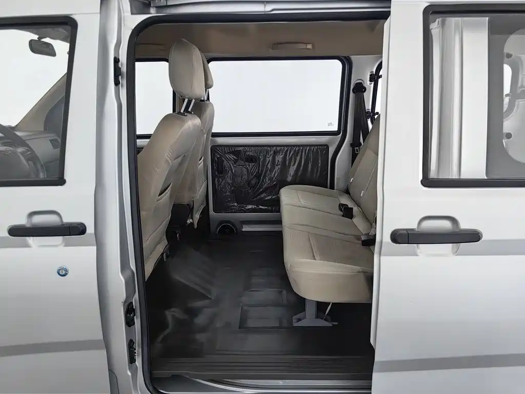 Wuling Rongguang — миниатюра 15