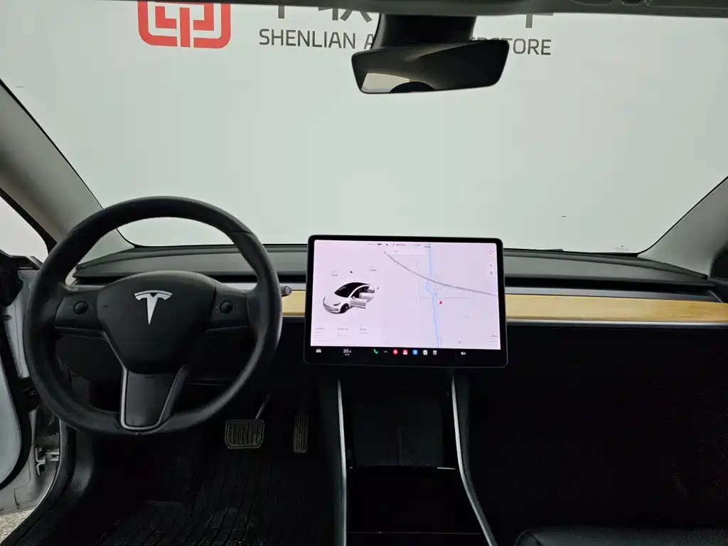 Tesla Model 3 — миниатюра 13