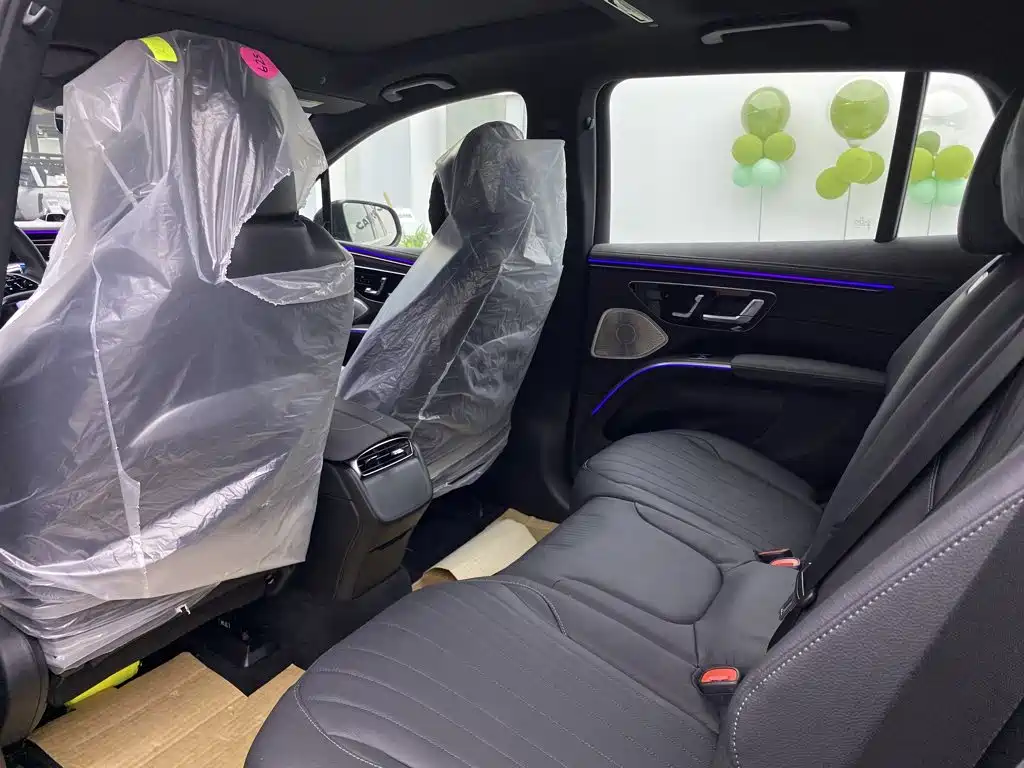 Mercedes-Benz EQS SUV — миниатюра 11