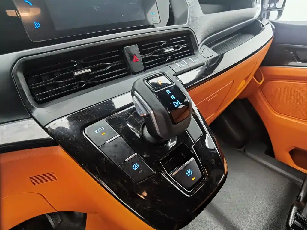 Ford Transit — миниатюра 13