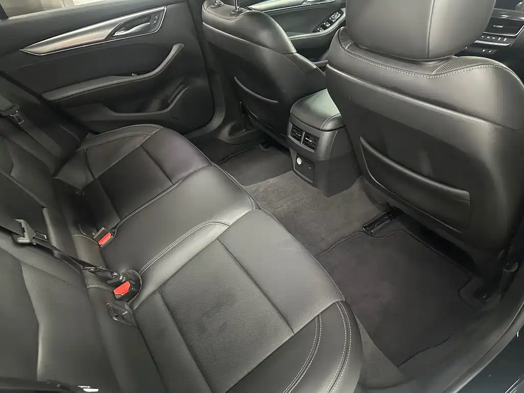 Cadillac CT5 — миниатюра 14