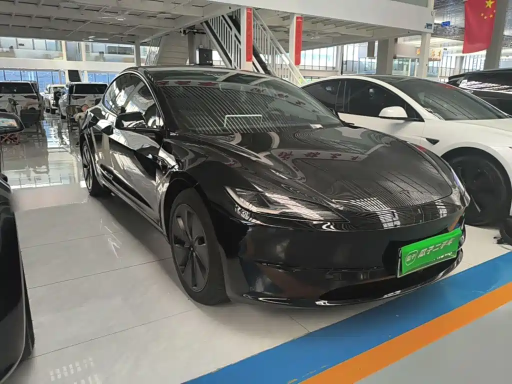 Tesla Model 3 — миниатюра 4