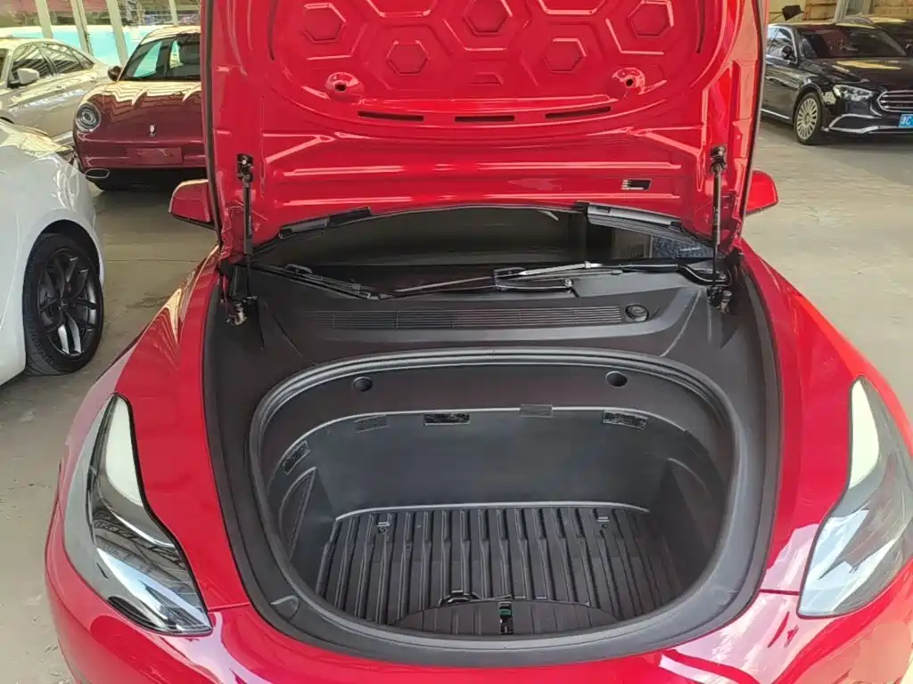 Tesla Model 3 — миниатюра 20