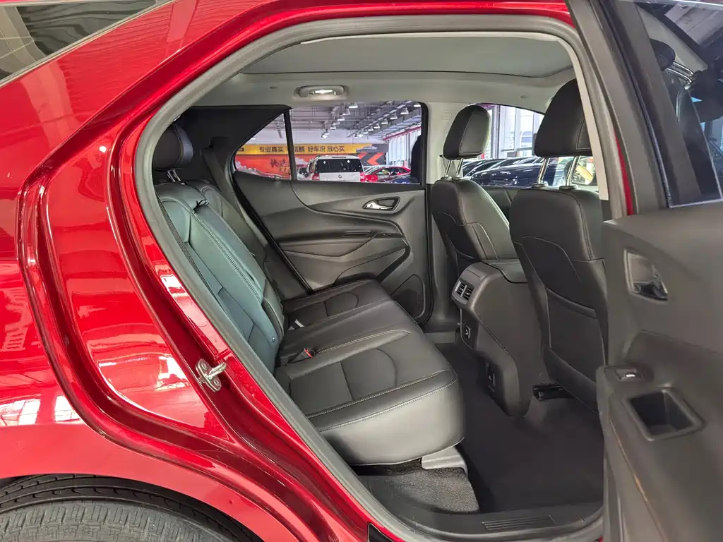 Chevrolet Equinox — миниатюра 11