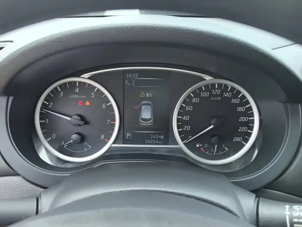 Nissan Tiida — миниатюра 12