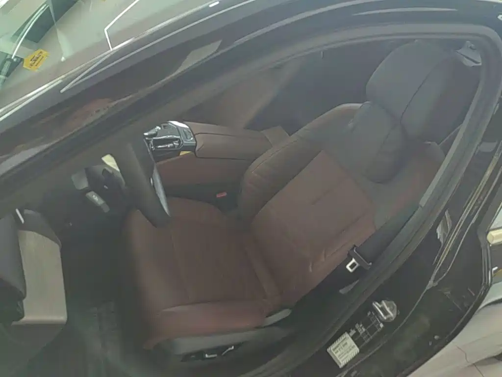 BMW 5 Series — миниатюра 15