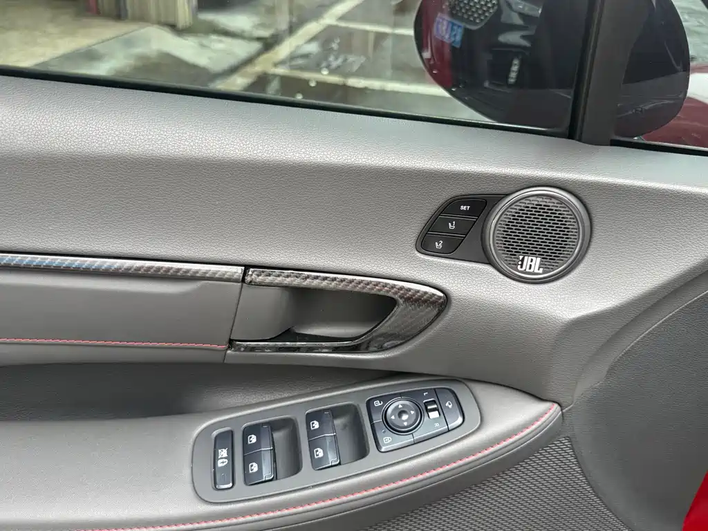 Hyundai Sonata — миниатюра 9