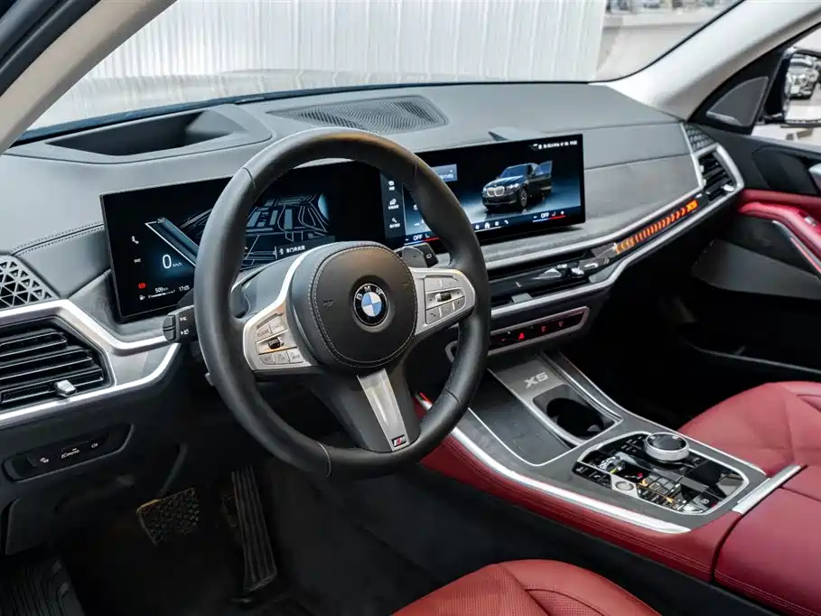 BMW X5 2023 xDrive 30Li Premium M Sport