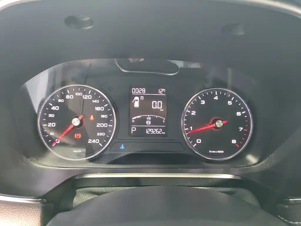 Roewe RX5 — миниатюра 12