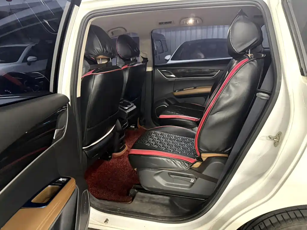 BYD MAX — миниатюра 5