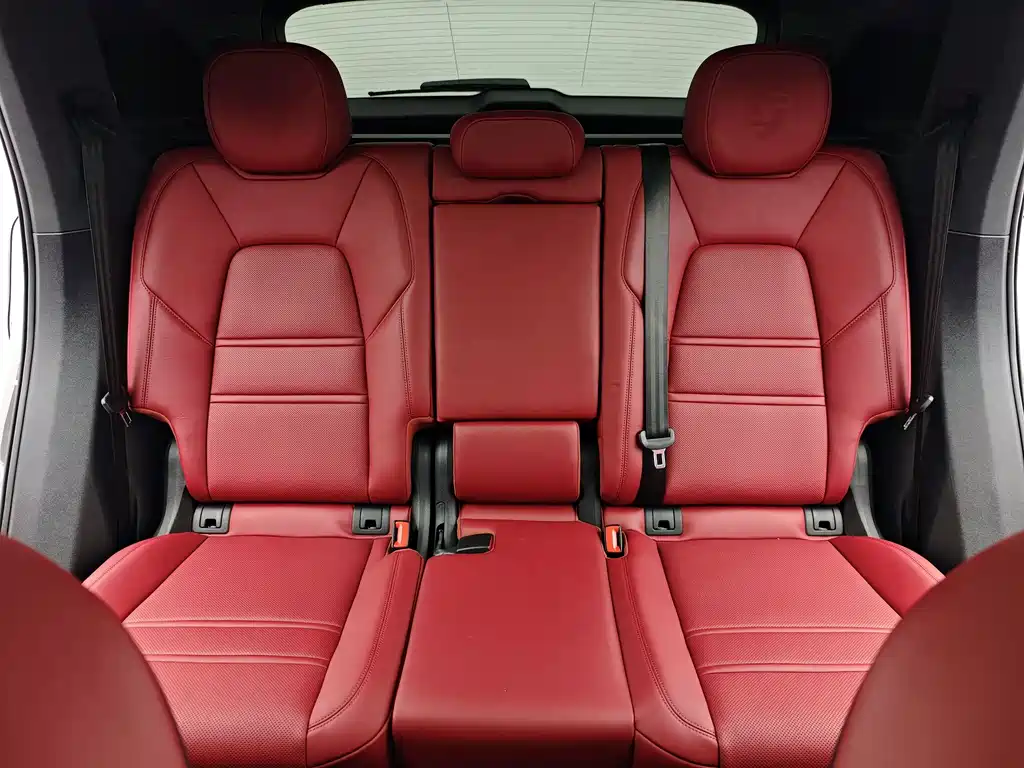 Porsche Cayenne — миниатюра 13