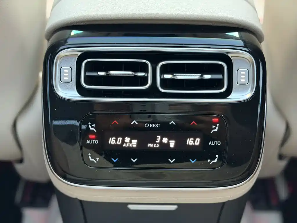 Mercedes-Benz S-Class — миниатюра 13