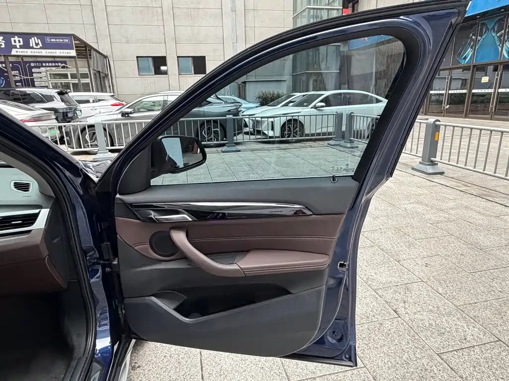 BMW X1 — миниатюра 10