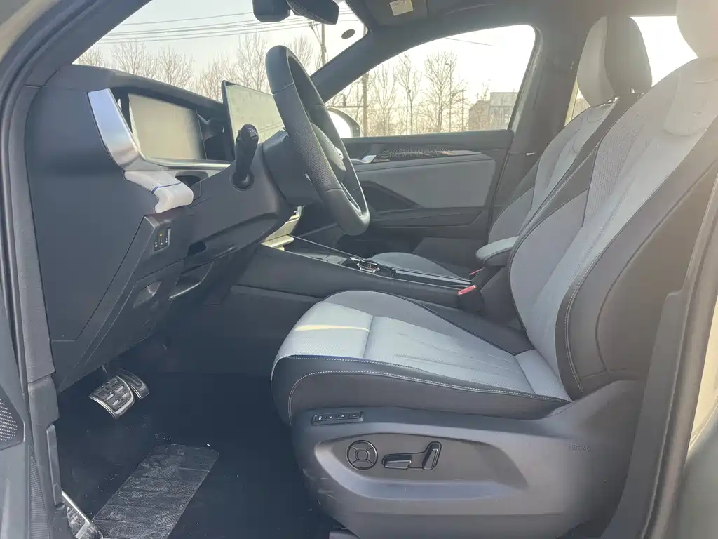 Volkswagen Tayron 2026 L 380TSI Luxury Easy