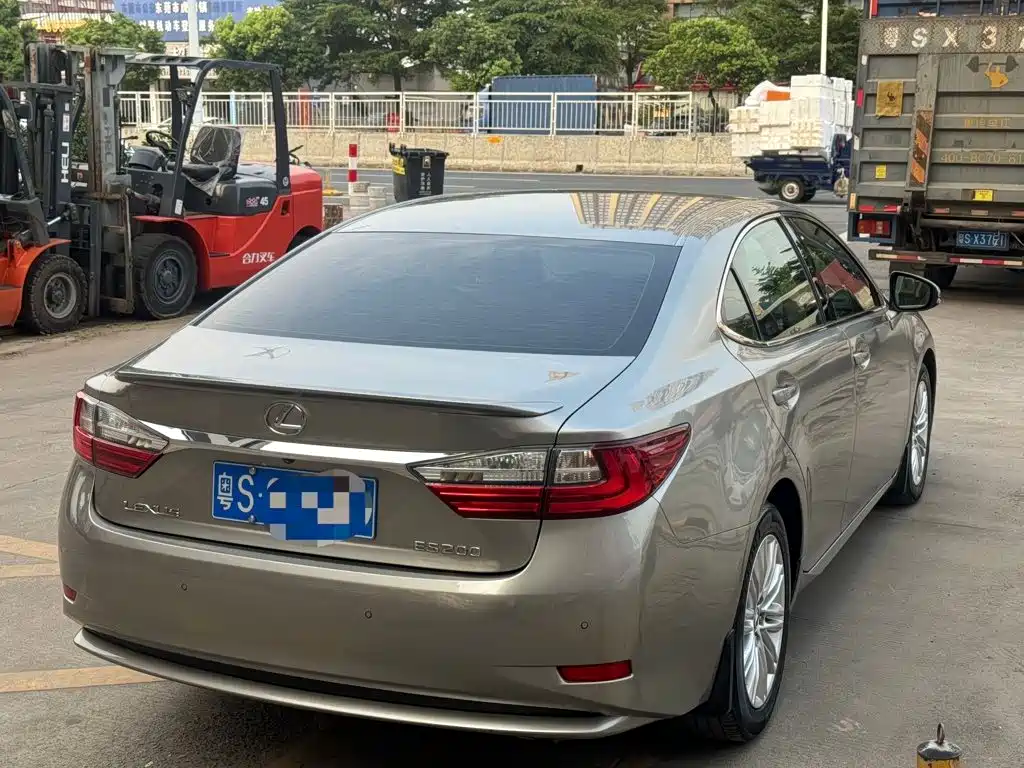 Lexus ES — миниатюра 4