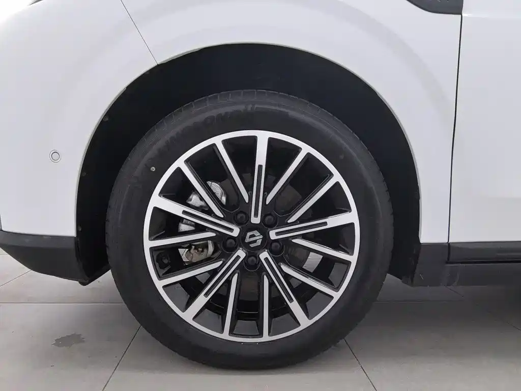 Leapmotor Leapmotor B10 — миниатюра 17