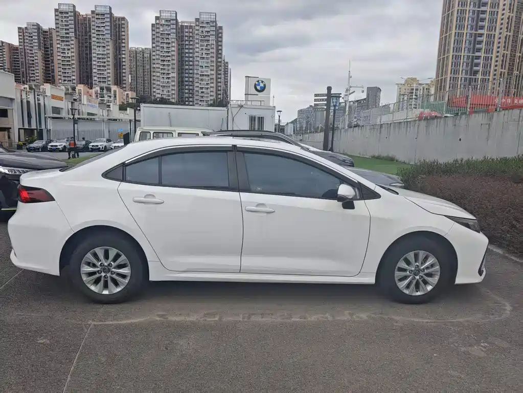 Toyota Corolla — миниатюра 6