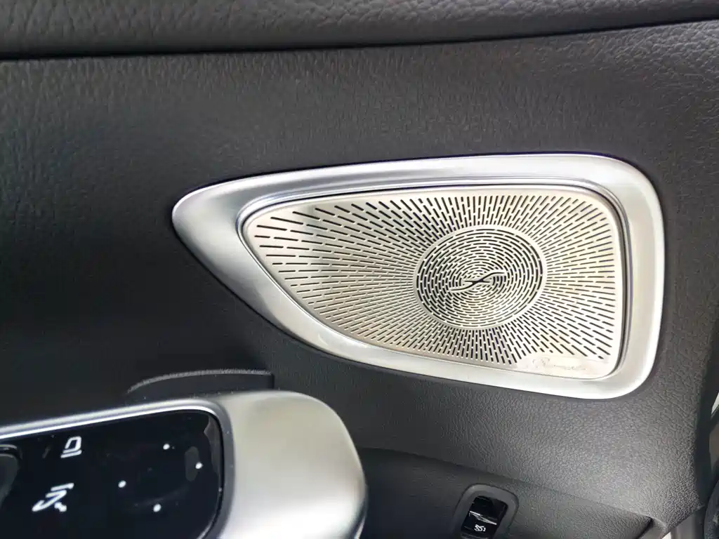 Mercedes-Benz C-Class — миниатюра 10