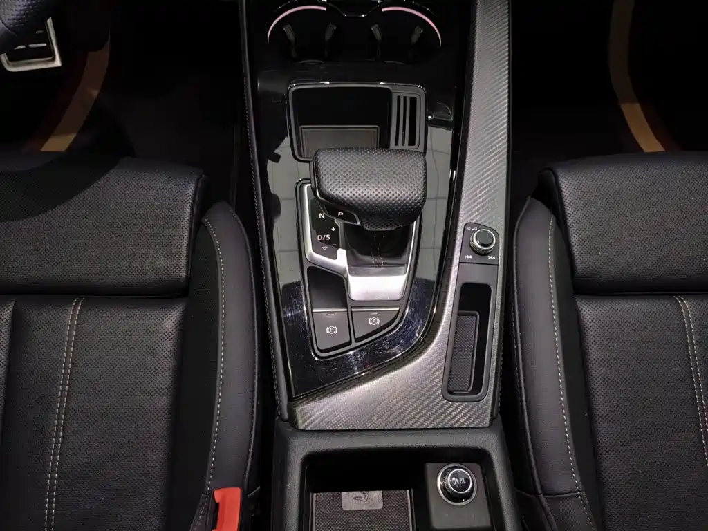 Audi A4L — миниатюра 11