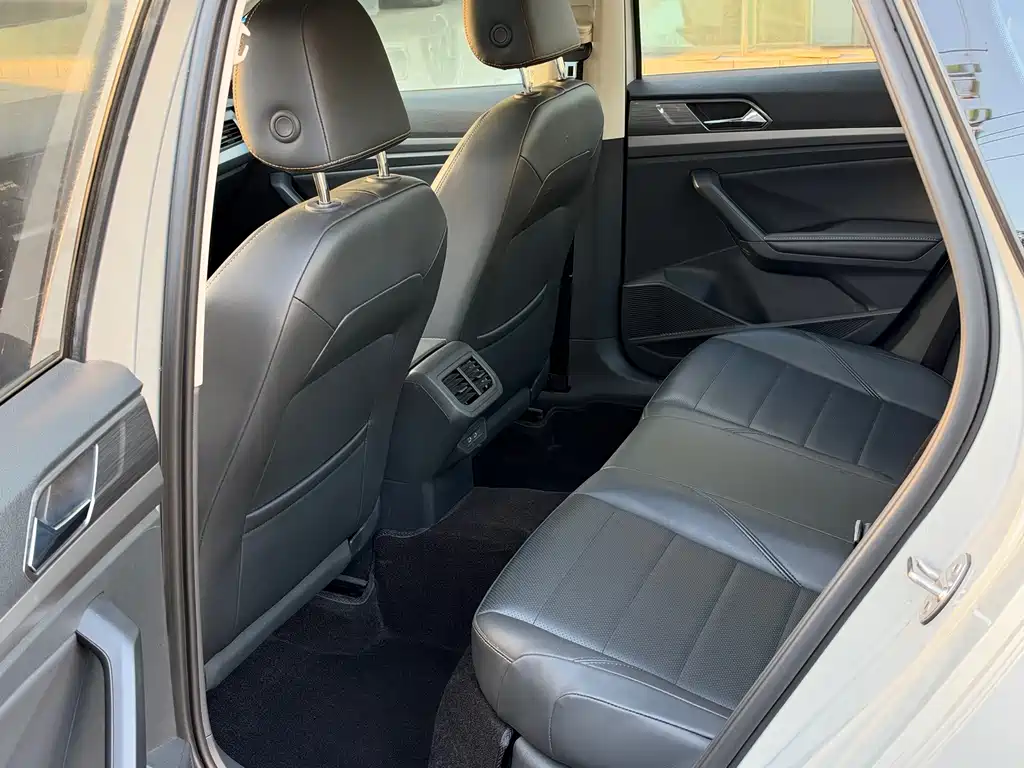Volkswagen Lavida — миниатюра 10