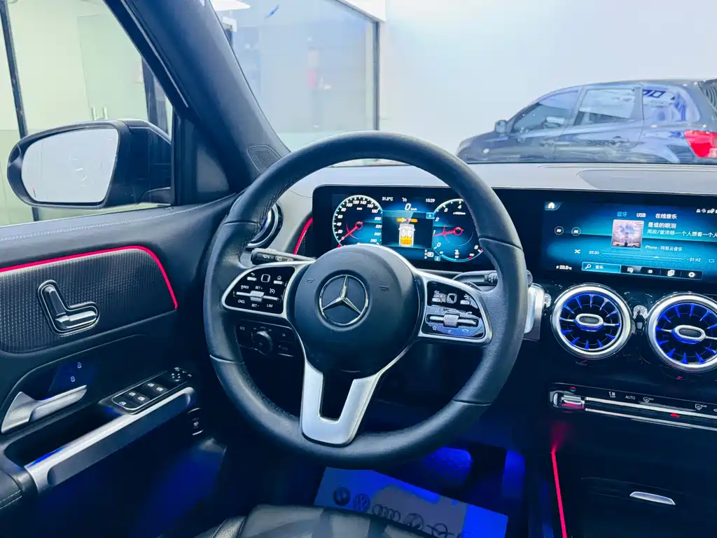 Mercedes-Benz GLB — миниатюра 14