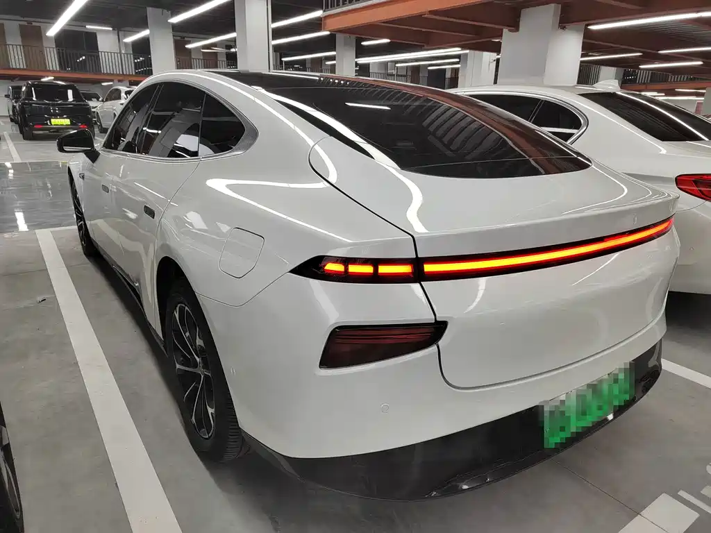 XPeng P7 — миниатюра 14