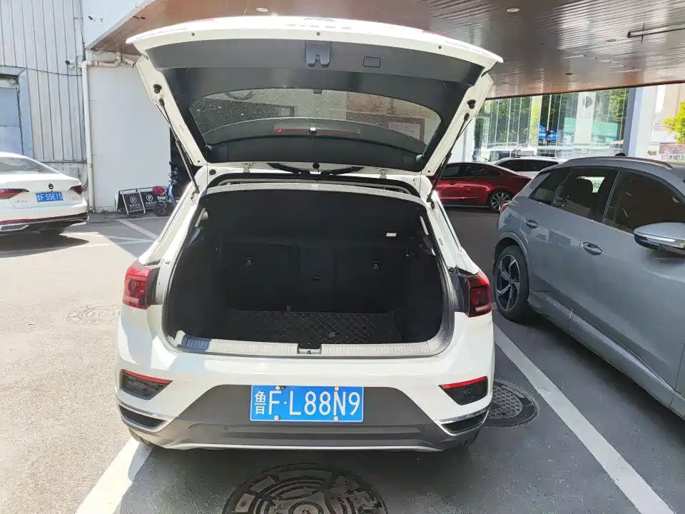 Volkswagen T-Roc — миниатюра 7