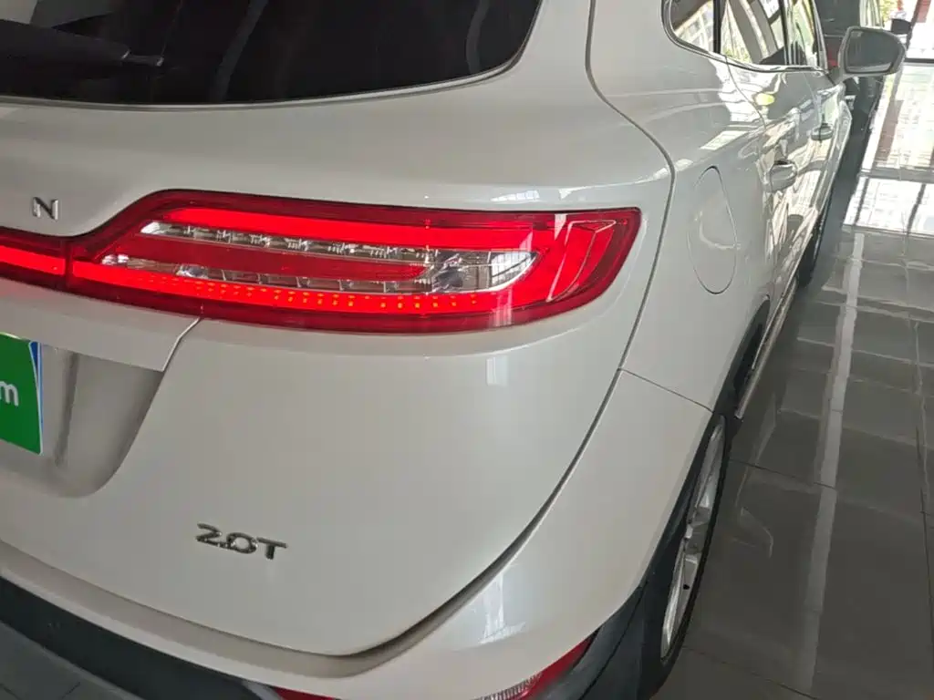 Lincoln MKC — миниатюра 8