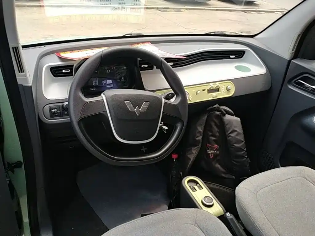 Wuling MINIEV — миниатюра 10