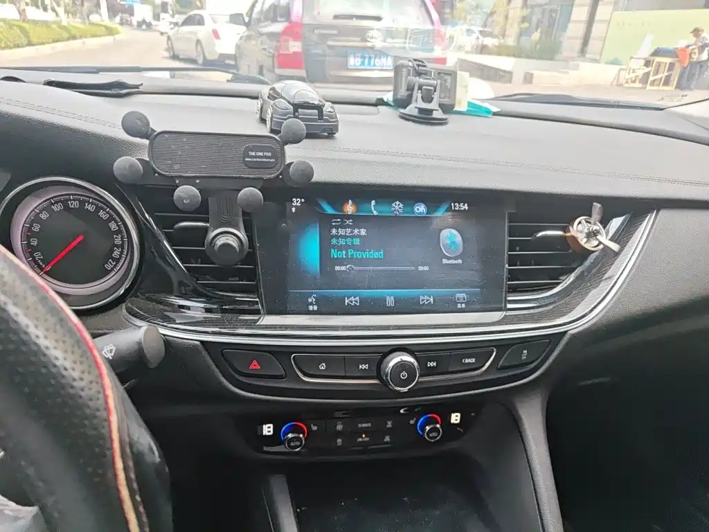 Buick Regal — миниатюра 14