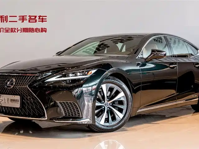 LEXUS LS 2023