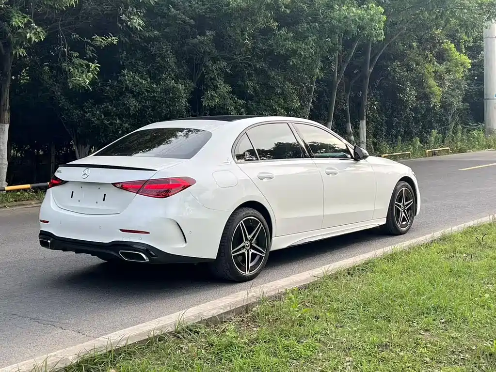 Mercedes-Benz C-Class — миниатюра 7