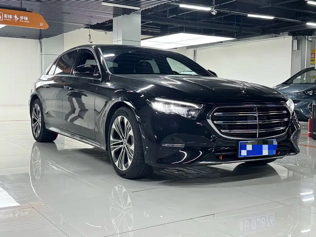 Mercedes-Benz E-Class — миниатюра 3