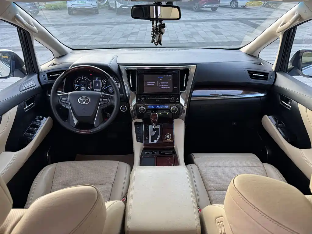 Toyota Alphard 2015 3.5L Luxury