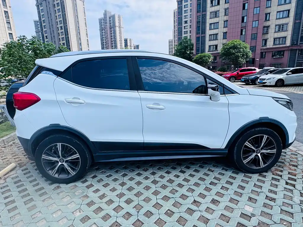 BYD Yuan EV — миниатюра 9