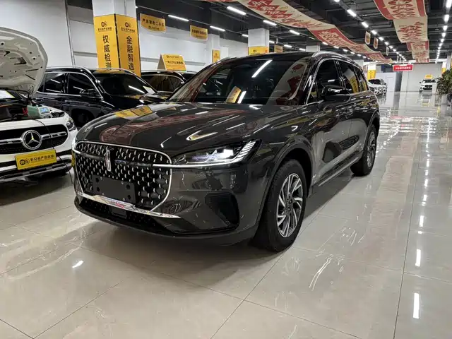 LINCOLN ADVENTURER 2025